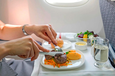Правила Ryanair, Jet2, EasyJet, TUI, British Airways и Аэрофлота по проносу еды в самолет.